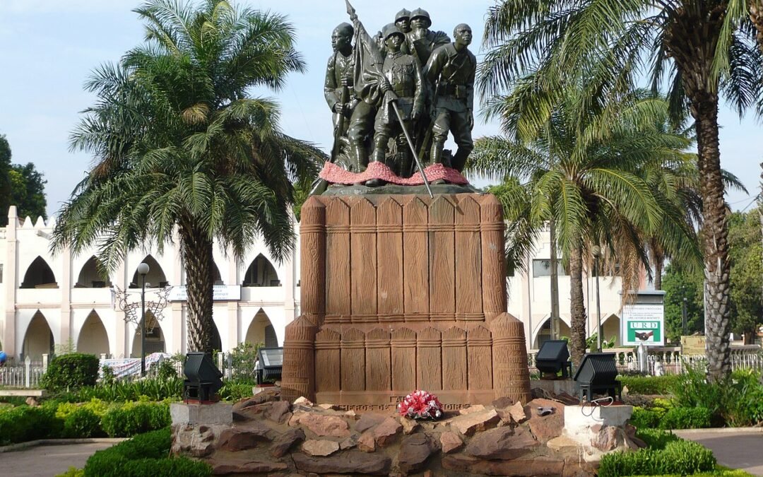 Monument aux héros de l’Armée noire — Hommage aux tirailleurs (1924)